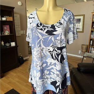 Croft & Barrow blue, black & white floral short sleeve blouse-size XL